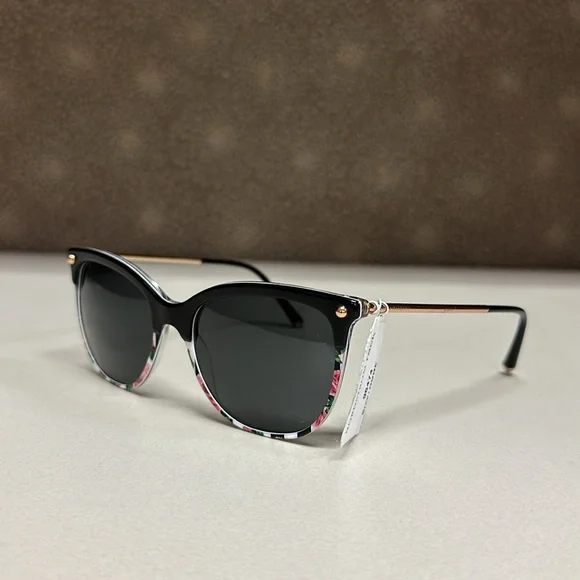 Dolce & Gabbana | Accessories | New Dolce Gabbana Floral Cat  display picture 2